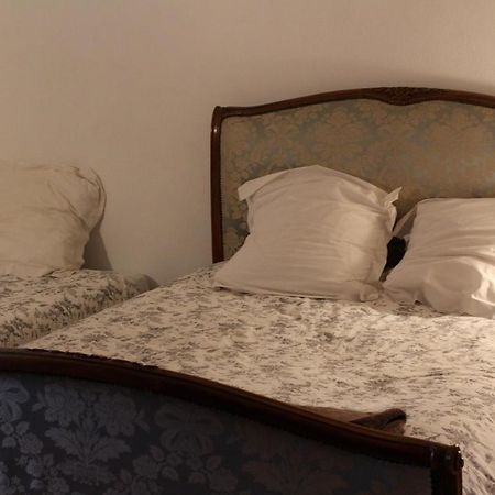 A Pas D Ane Bed & Breakfast Eygluy-Escoulin Eksteriør bilde